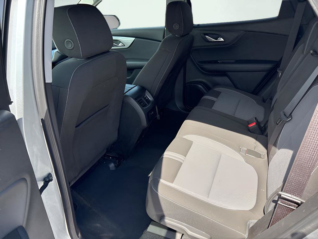 Used 2025 Chevrolet Blazer LT FWD image 11
