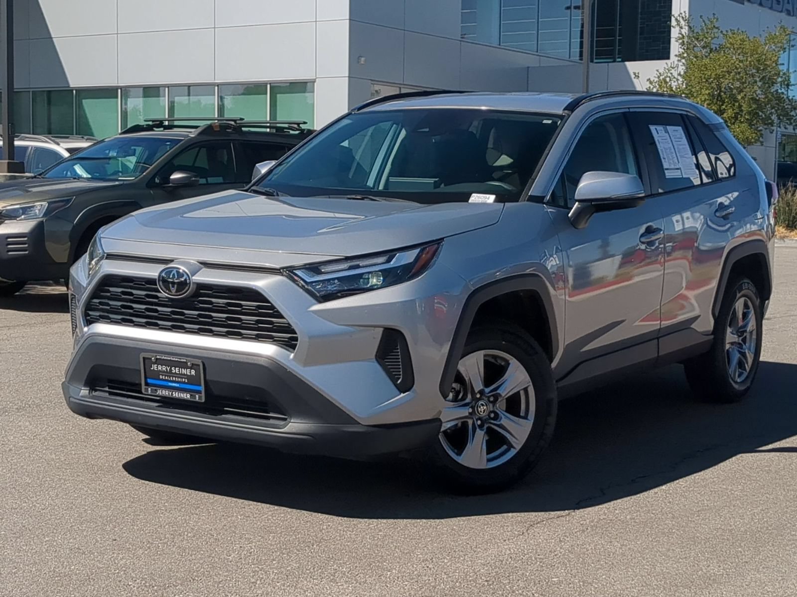 Used 2025 Toyota RAV4 XLE FWD image 1