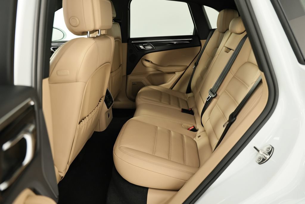 New 2026 Porsche Macan AWD/4WD image 28