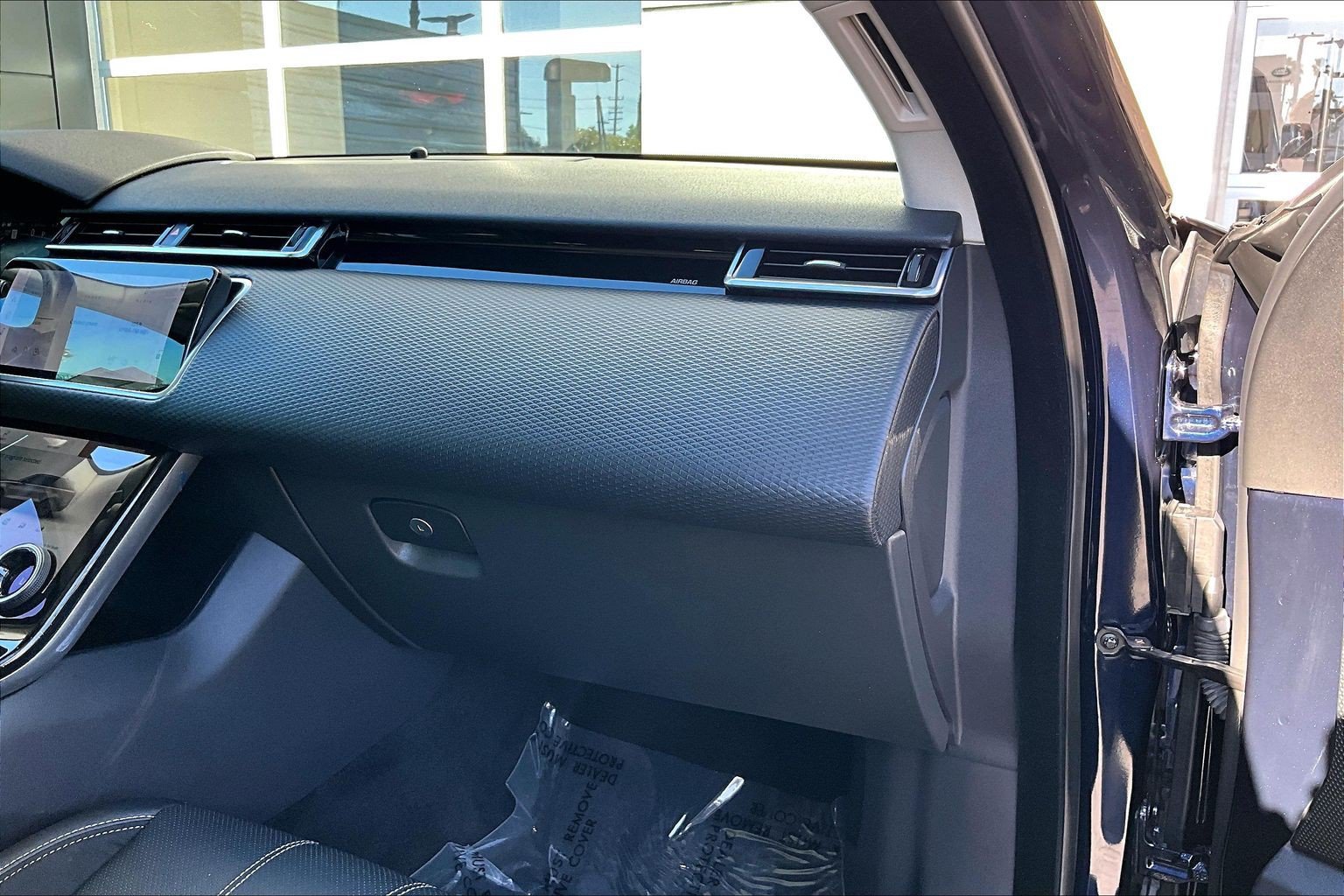 Used 2022 Land Rover Range Rover Velar S AWD/4WD image 15
