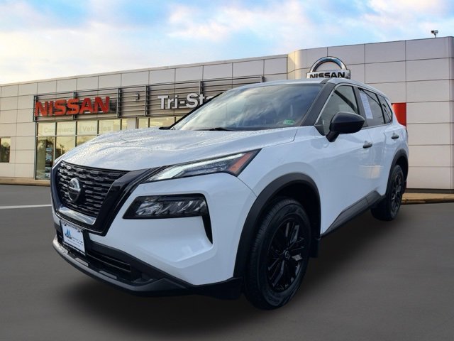 Certified 2021 Nissan Rogue S image 2