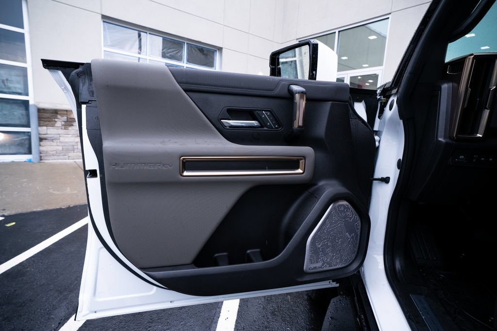 Used 2025 GMC Hummer EV 2X AWD/4WD image 26