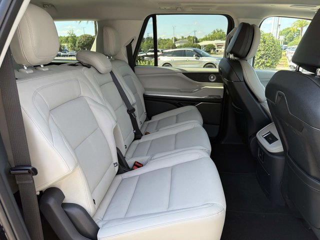 New 2026 Lincoln Navigator L Reserve AWD/4WD image 21