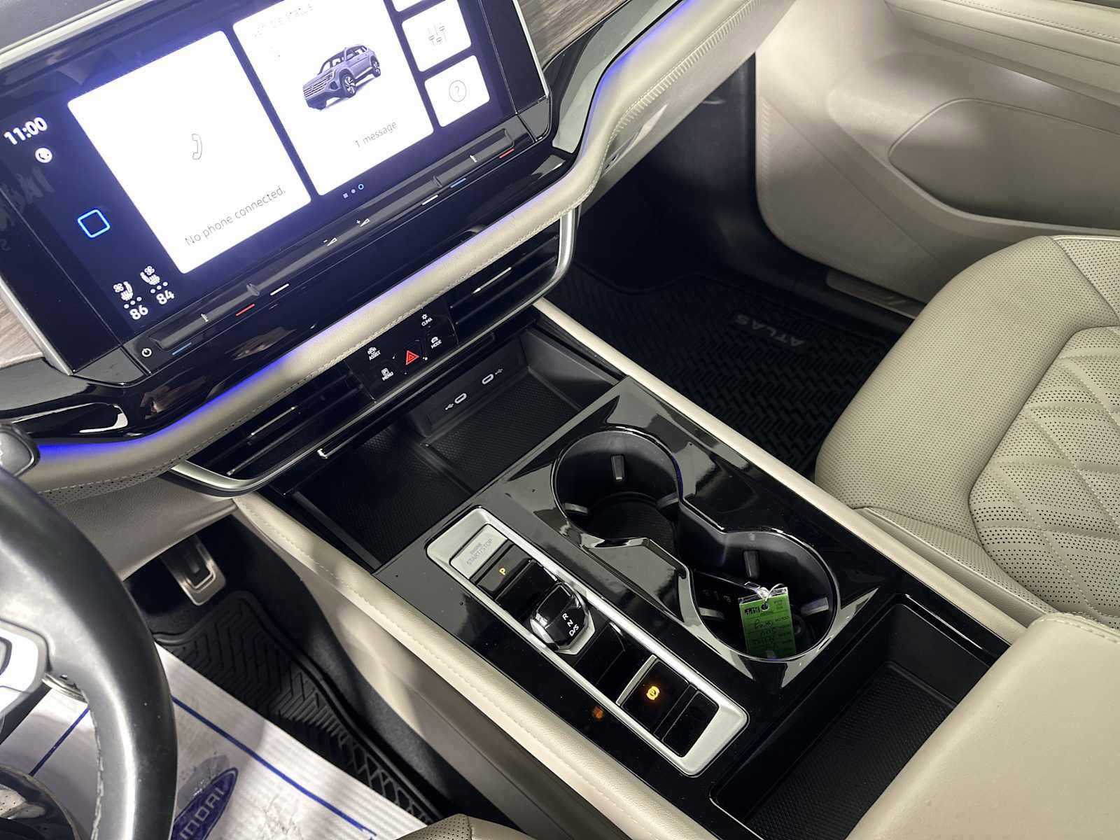 Used 2024 Volkswagen Atlas SEL Premium R-Line image 19