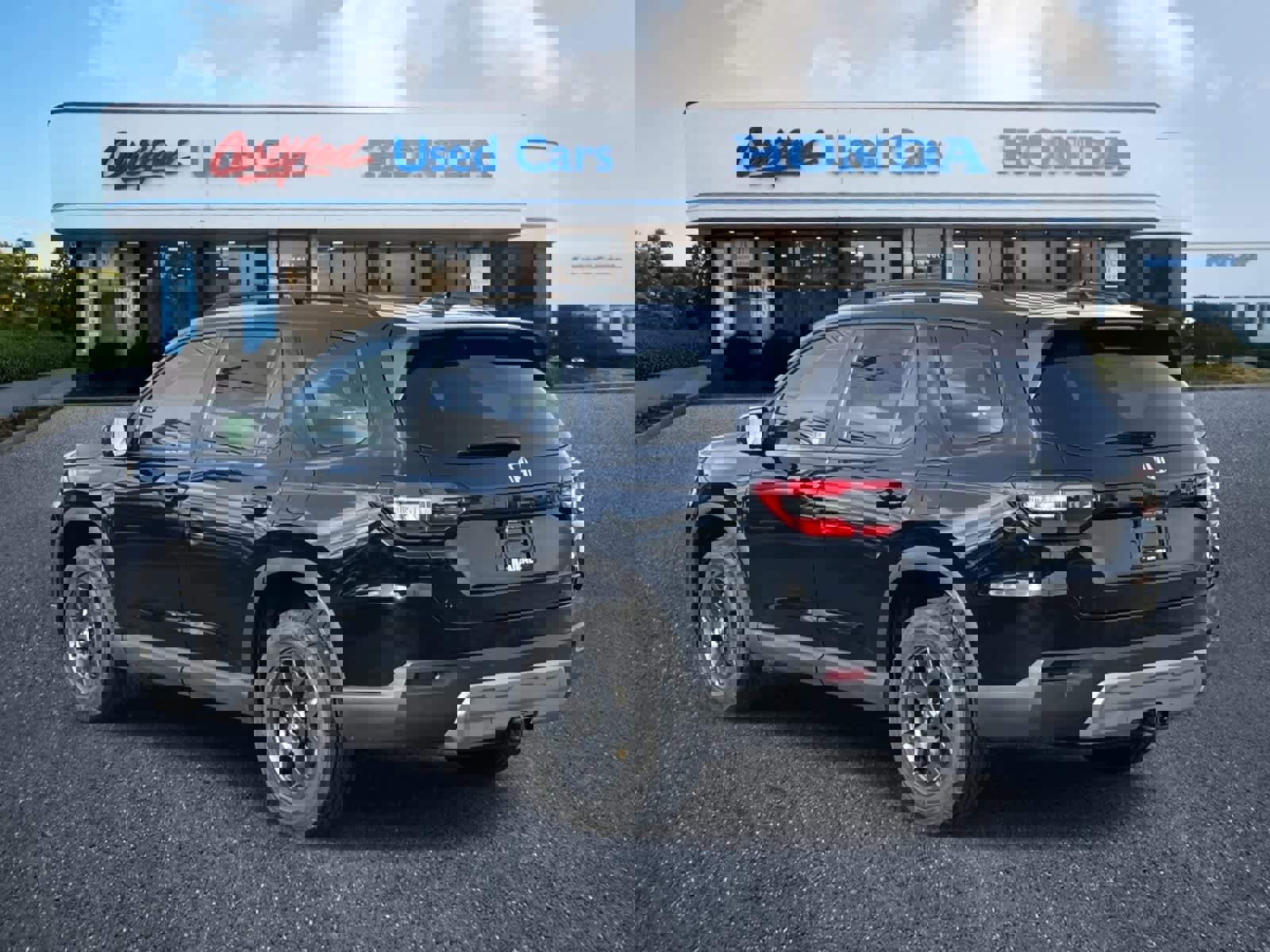 Used 2025 Honda Pilot TrailSport image 3