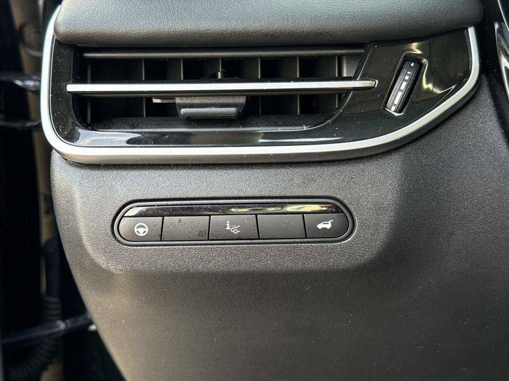 Used 2025 INFINITI QX60 Luxe w/ Vision Package AWD/4WD image 18