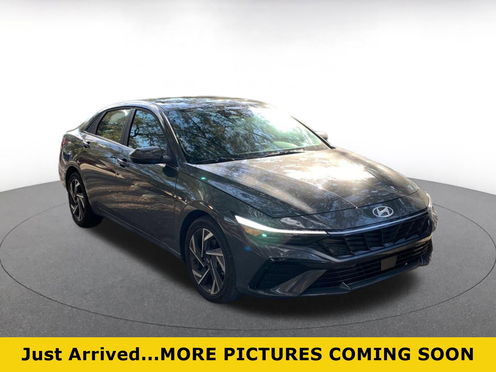 Used 2025 Hyundai Elantra Limited