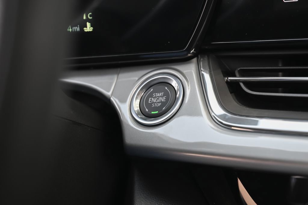 New 2026 Chevrolet Trax LT w/ LPO, Blackout Package FWD image 22