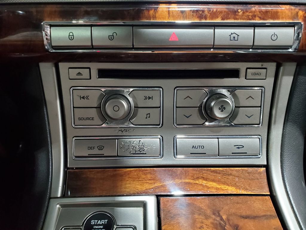 Used 2009 Jaguar XF Luxury image 28