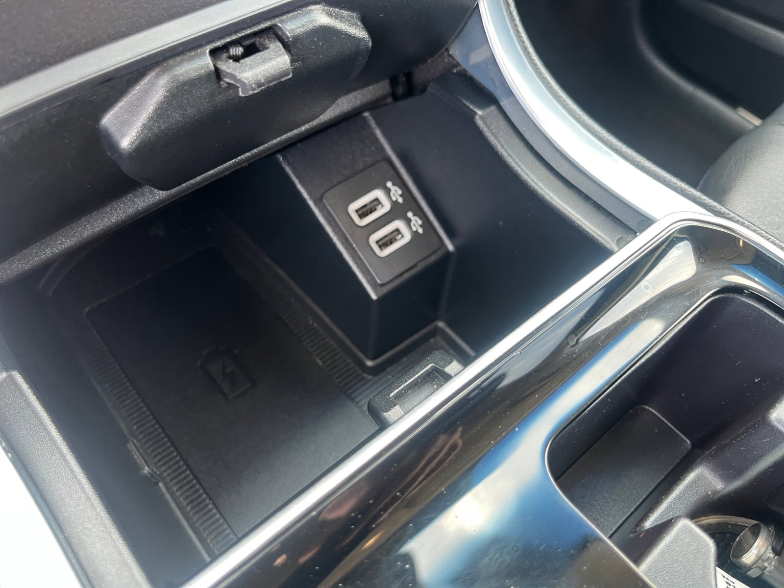 Used 2019 Ford Edge Titanium image 31