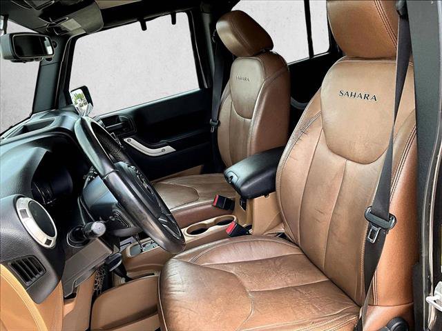 Used 2017 Jeep Wrangler Unlimited Sahara w/ Connectivity Group image 24