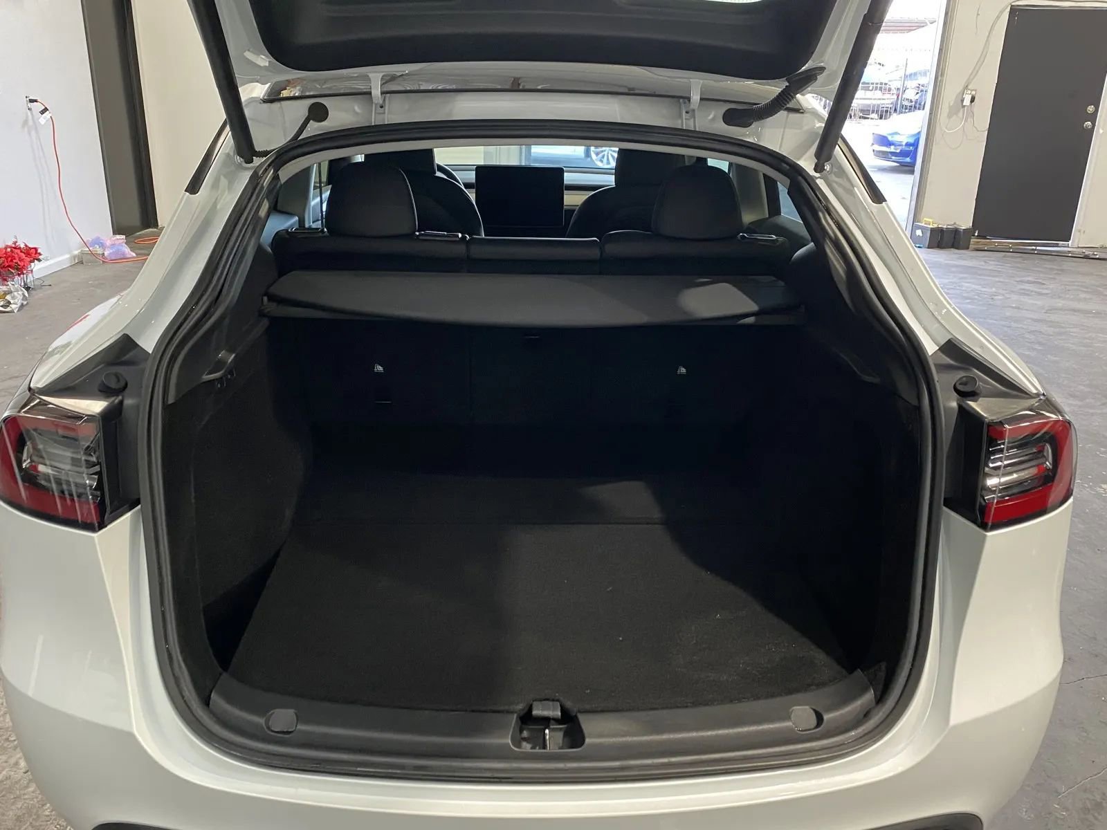 Used 2023 Tesla Model Y Long Range image 8