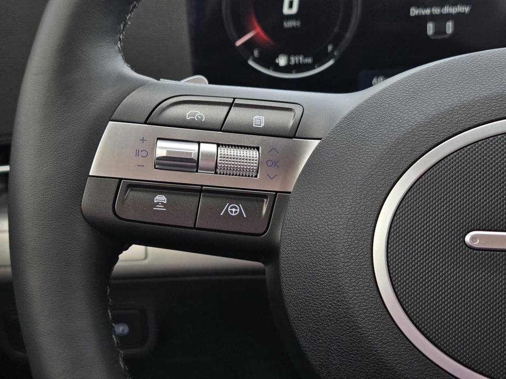 Used 2025 Hyundai Kona Limited image 11