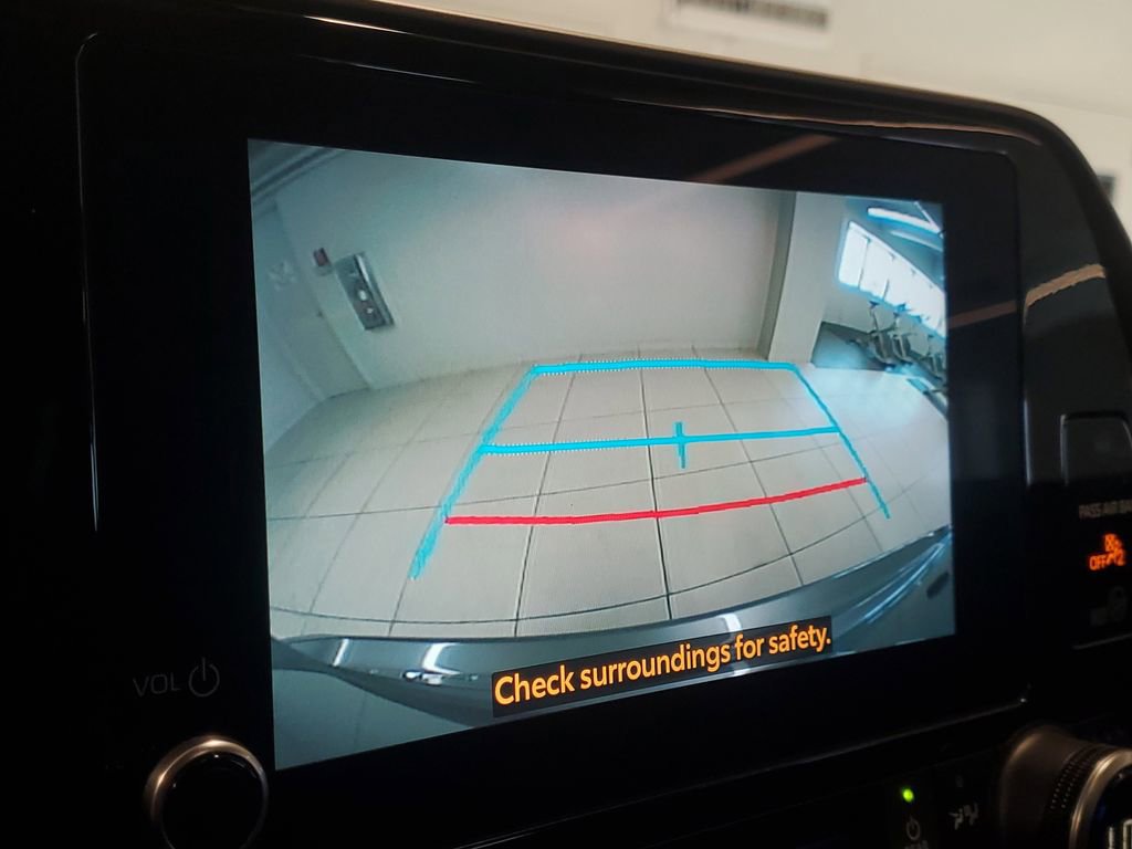 Used 2023 Toyota Highlander XLE image 29