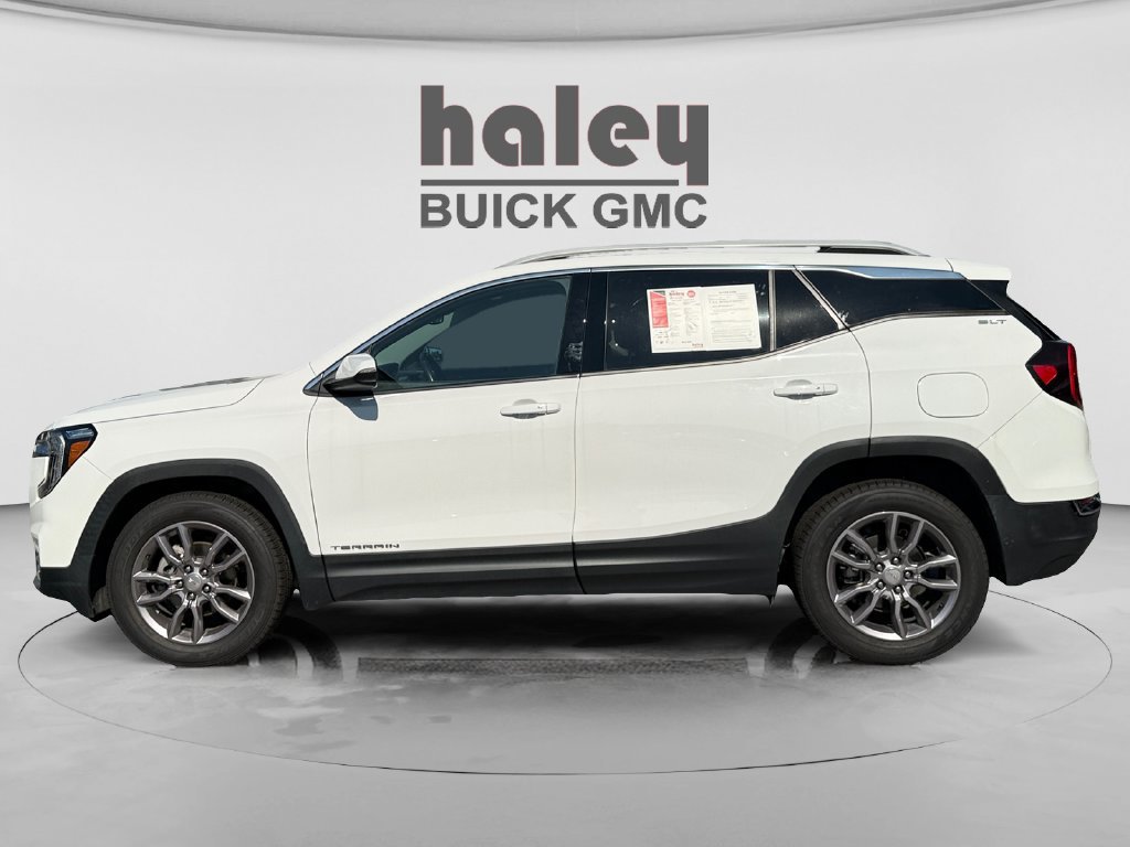 Used 2023 GMC Terrain SLT AWD/4WD image 2