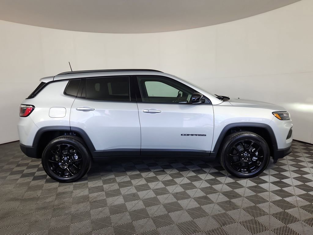 New 2025 Jeep Compass Latitude w/ Altitude Special Edition image 2
