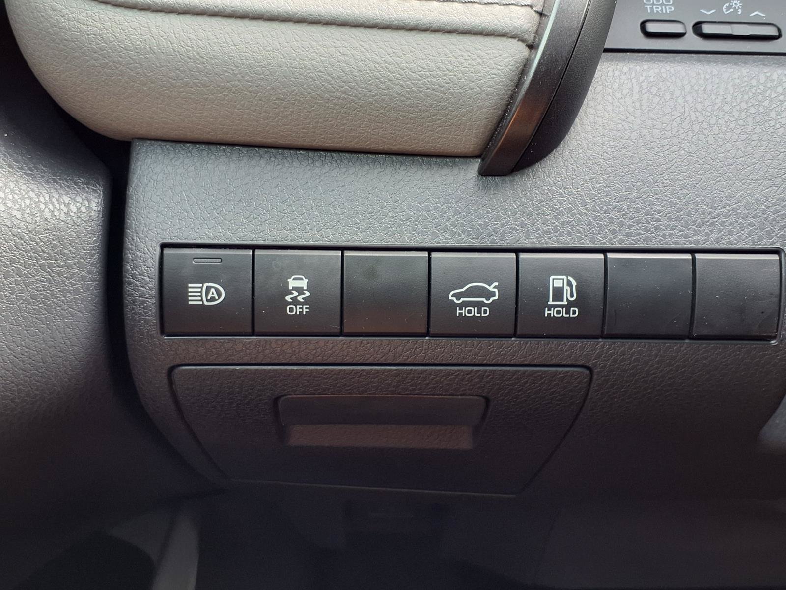 Used 2023 Toyota Camry XLE FWD image 11