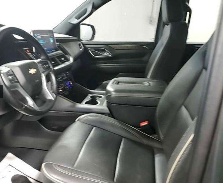 Used 2023 Chevrolet Suburban Premier RWD image 3