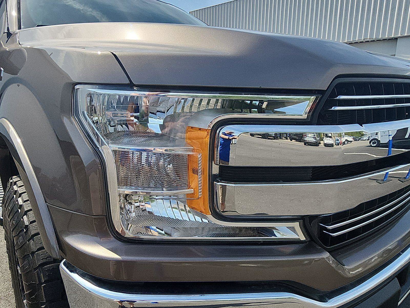 Used 2020 Ford F150 Lariat w/ Trailer Tow Package image 12
