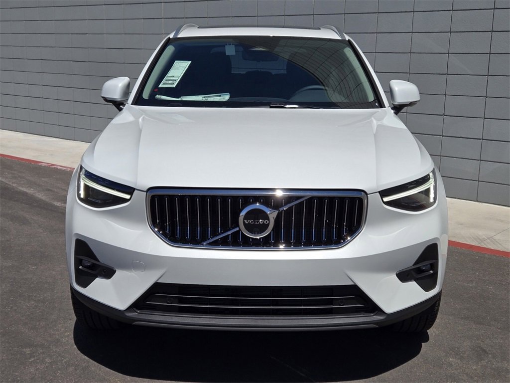 New 2025 Volvo XC40 B5 Ultra w/ Climate Package image 5