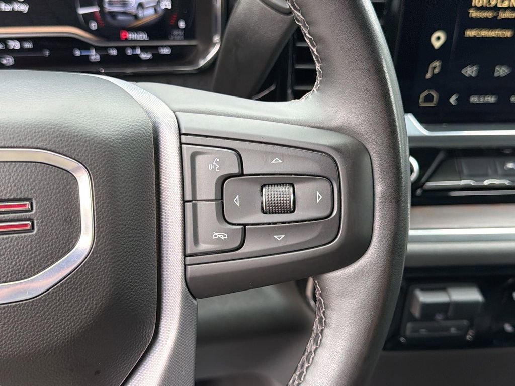 Used 2025 GMC Sierra 1500 SLT AWD/4WD image 9