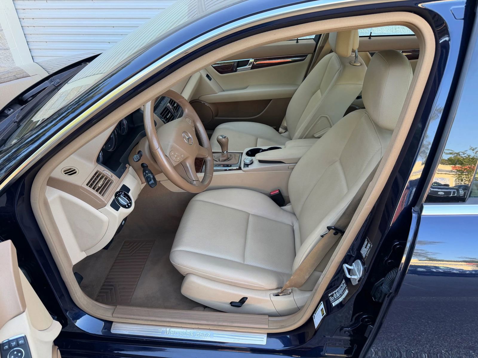 Used 2008 Mercedes-Benz C 300 Sedan image 46