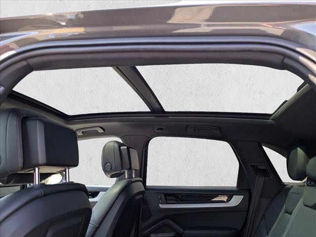 Used 2024 Porsche Cayenne image 21