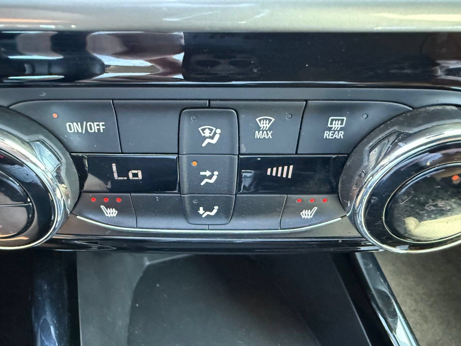 Used 2024 Chevrolet Trax LT w/ Driver Confidence Package FWD image 24