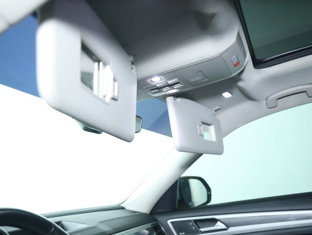 Used 2021 Volkswagen Atlas SEL Premium image 24