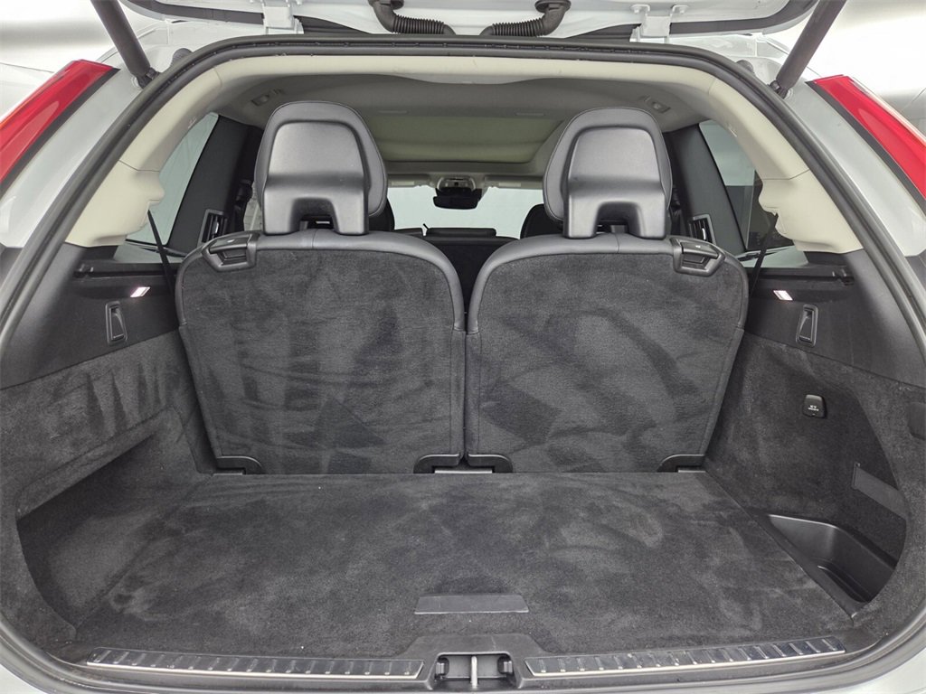 Used 2022 Volvo XC90 T5 Momentum w/ Advanced Package image 24