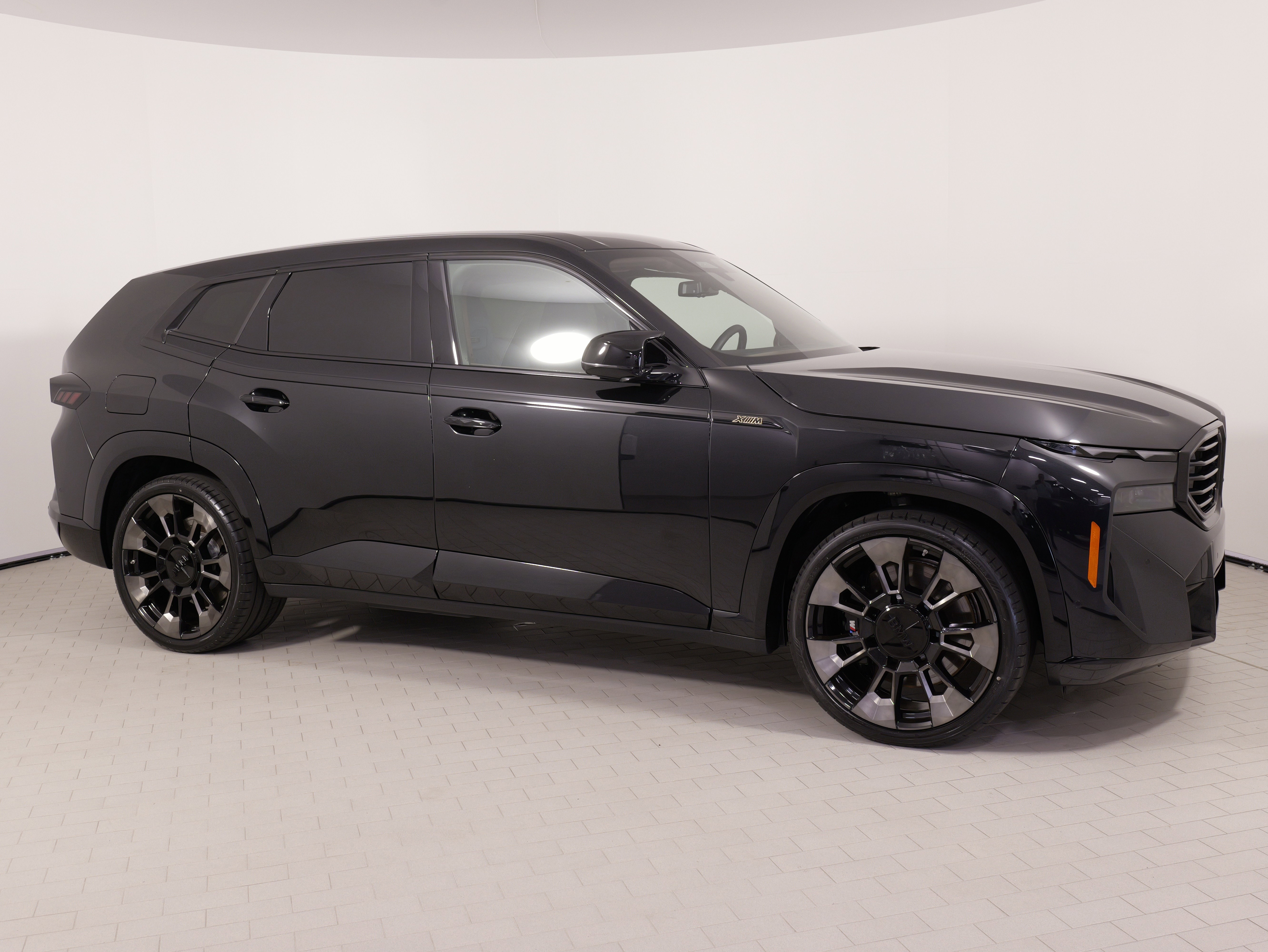 Used 2023 BMW XM w/ M Driver's Package AWD/4WD image 9