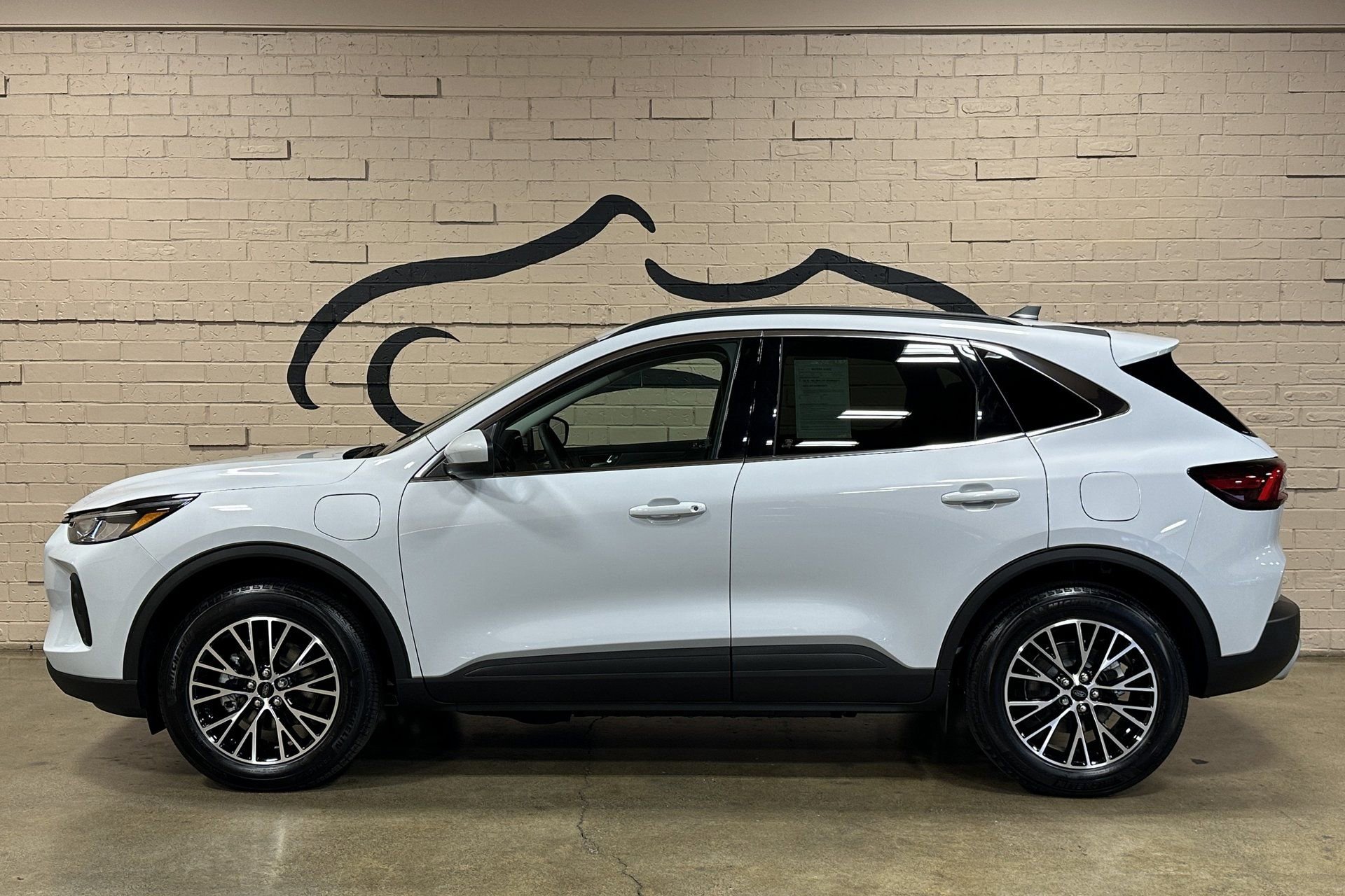 Used 2025 Ford Escape SE image 9