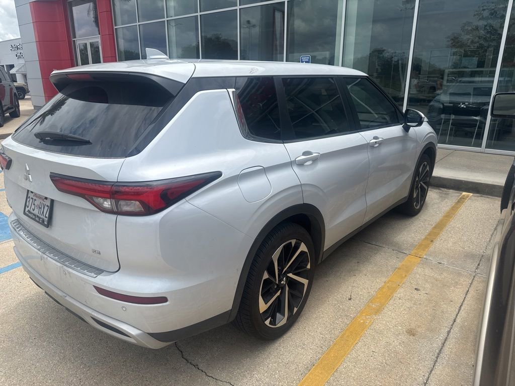 Used 2024 Mitsubishi Outlander SE FWD image 5