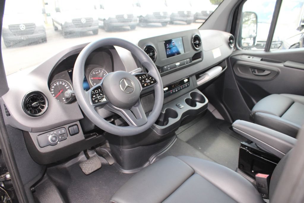 Used 2023 Mercedes-Benz Sprinter 3500 image 5