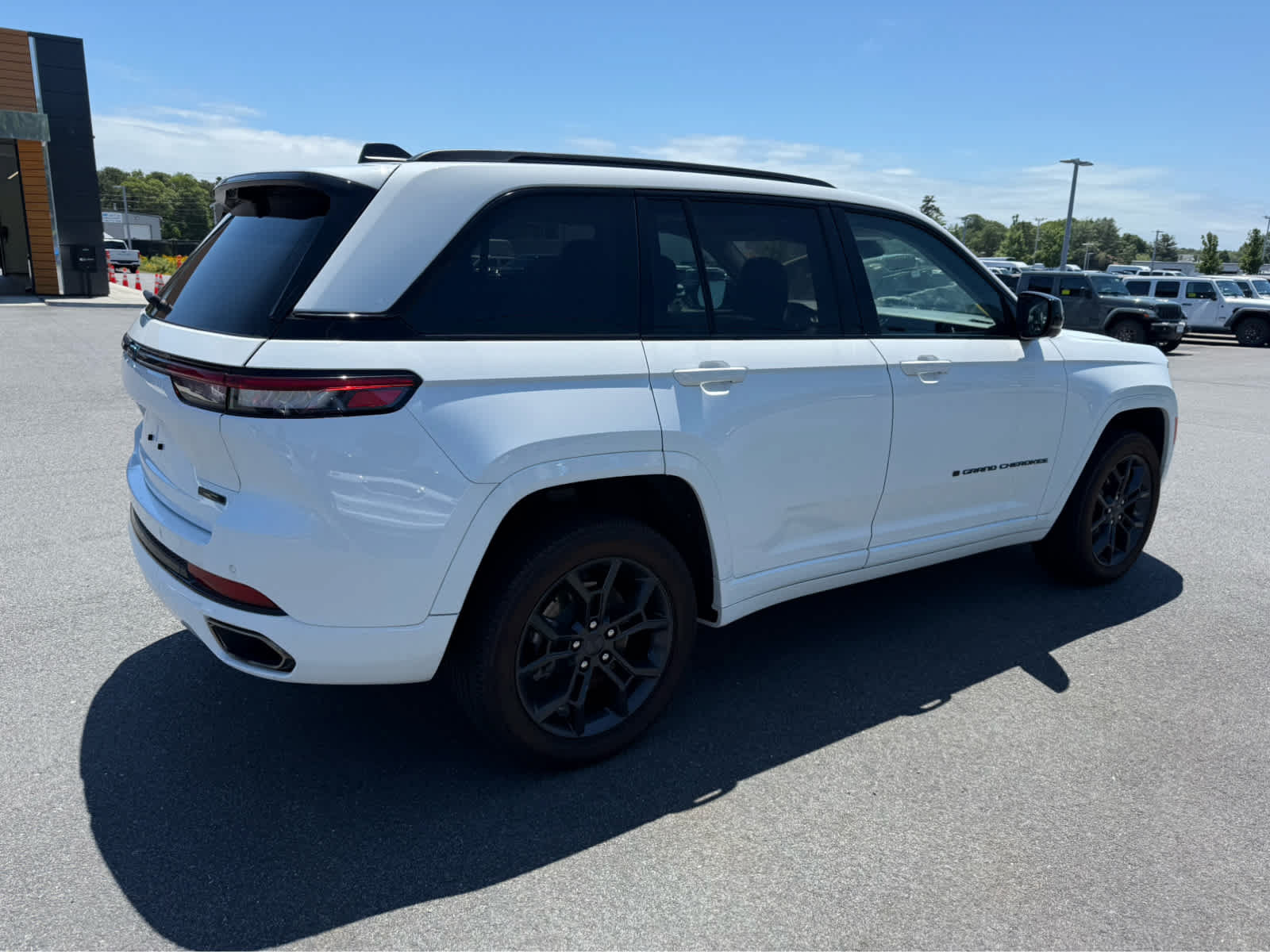 Used 2023 Jeep Grand Cherokee 30th Anniversary AWD/4WD image 10