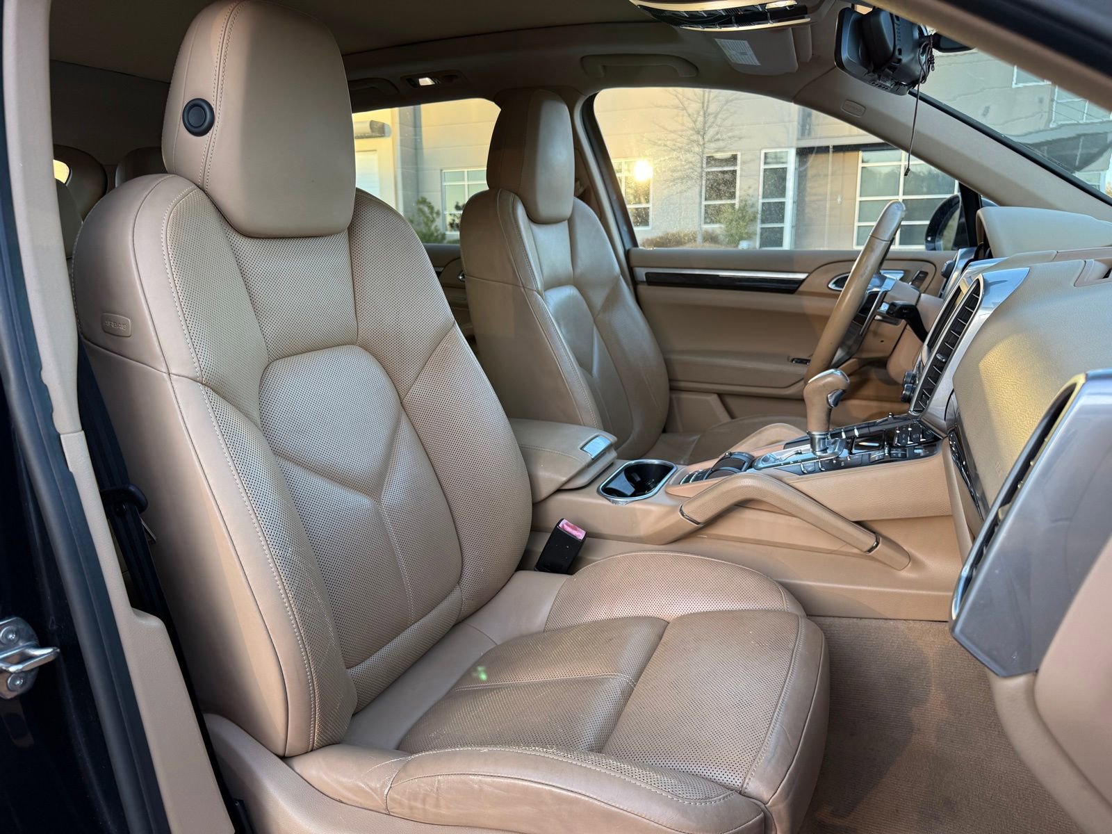 Used 2016 Porsche Cayenne image 36