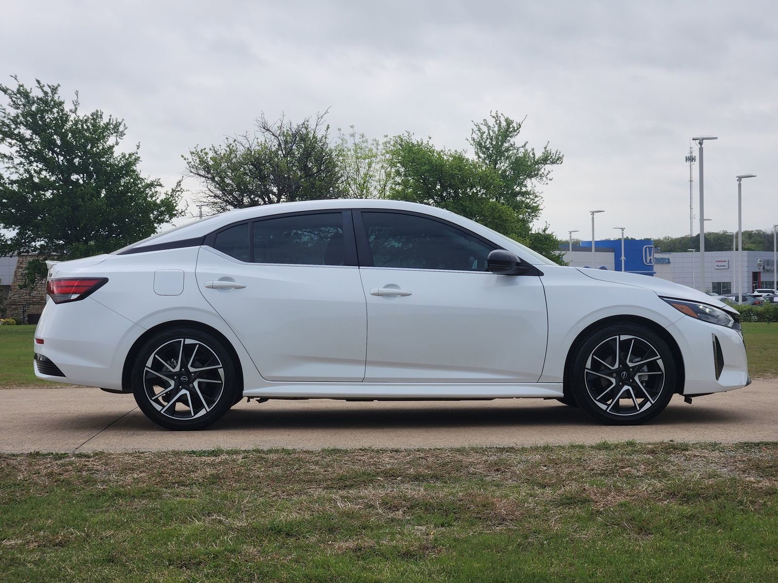 Used 2024 Nissan Sentra SR image 7