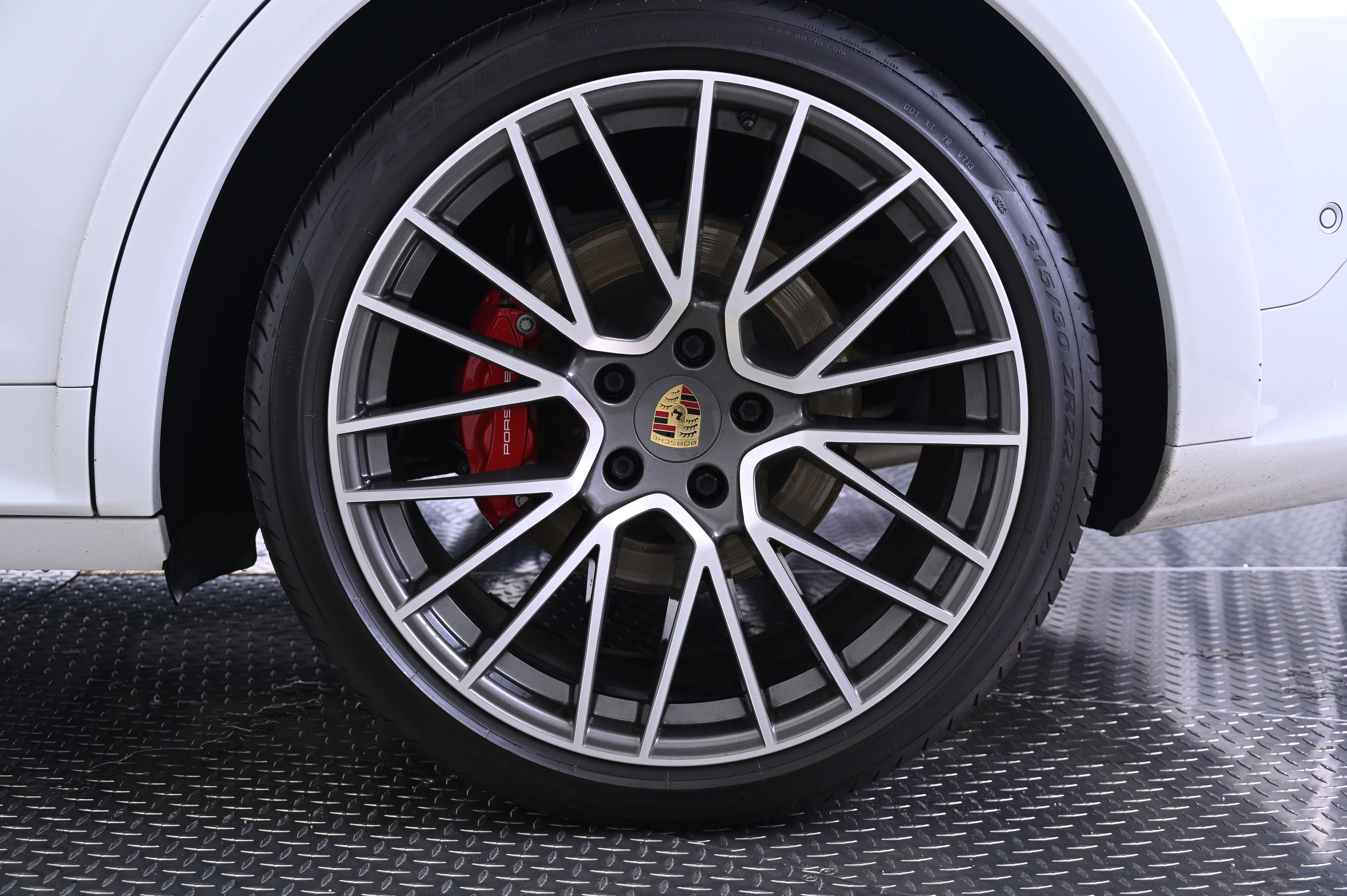 Used 2022 Porsche Cayenne GTS image 12