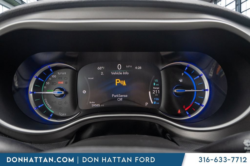 Used 2021 Chrysler Pacifica Touring-L FWD image 6