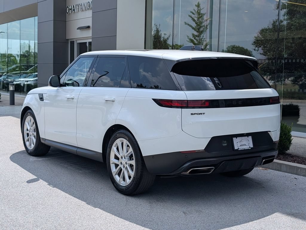 Used 2024 Land Rover Range Rover Sport SE AWD/4WD image 3