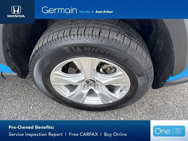 Used 2021 Toyota RAV4 LE image 5