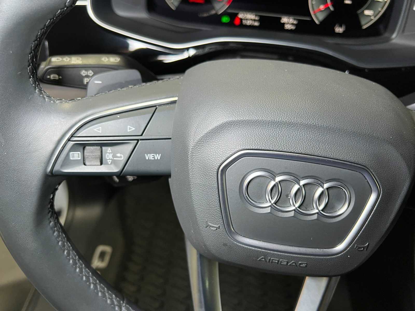 Used 2022 Audi Q8 Prestige image 32