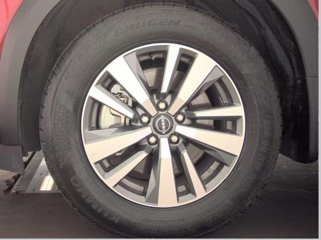 Used 2025 Nissan Pathfinder SL image 9