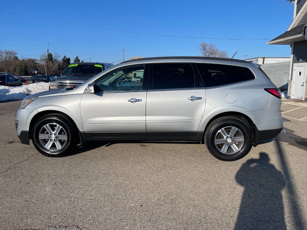 Used 2015 Chevrolet Traverse LT image 2