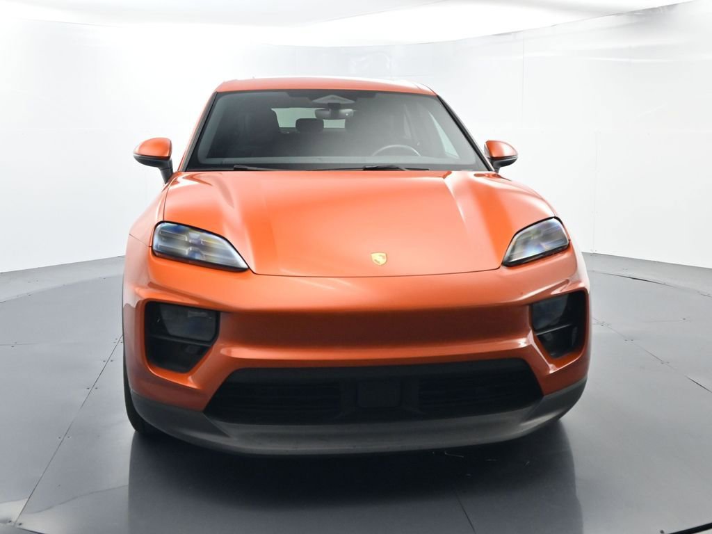 Certified 2025 Porsche Macan Electric image 18