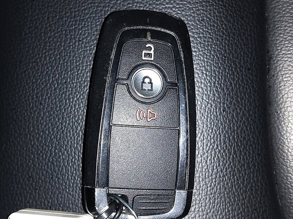 Used 2024 Ford Edge SEL image 32
