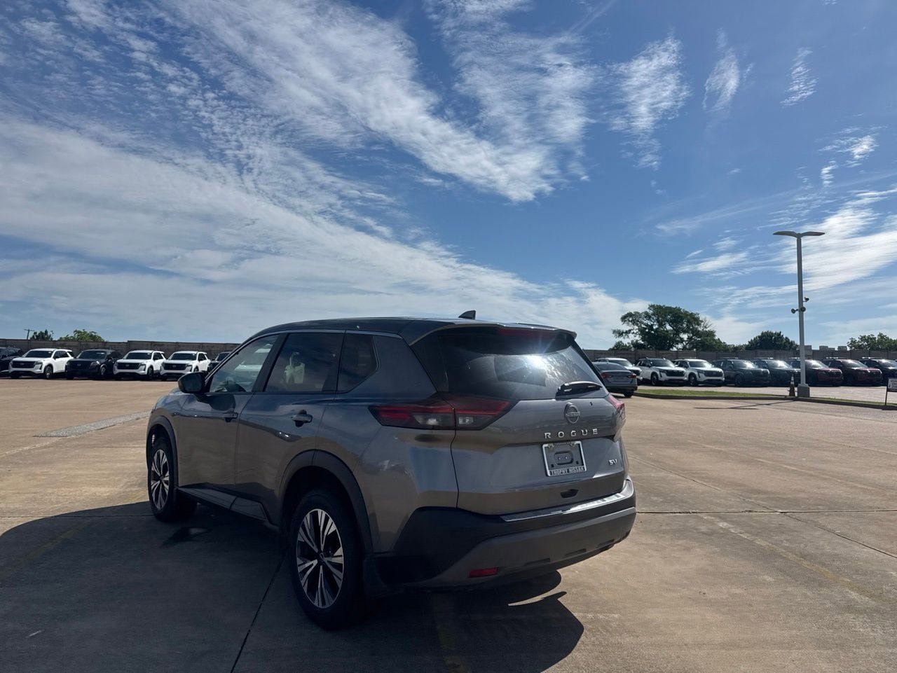 Certified 2023 Nissan Rogue SV FWD image 16