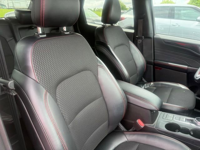 Used 2025 Ford Escape ST-Line AWD/4WD image 8