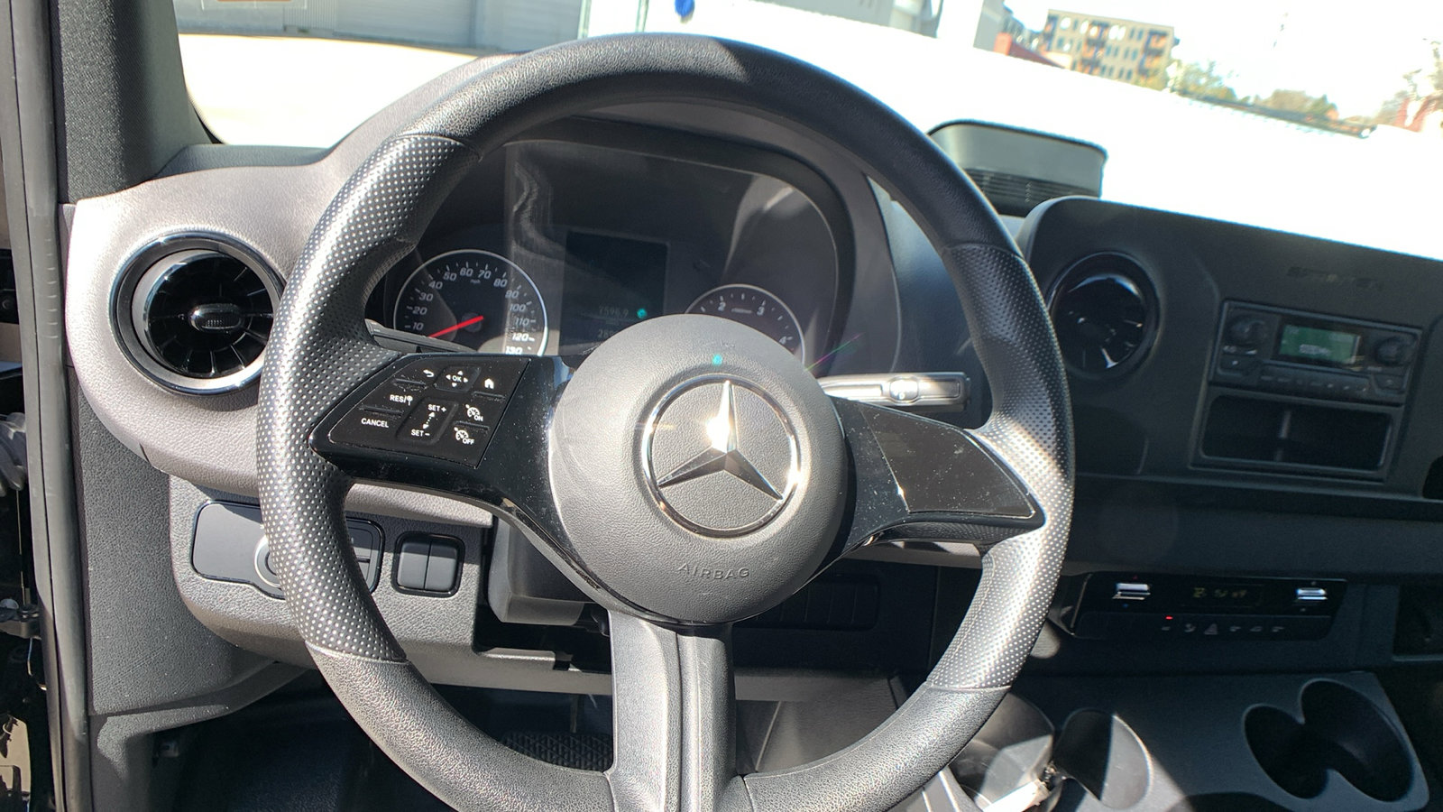 Used 2025 Mercedes-Benz Sprinter 2500 image 14