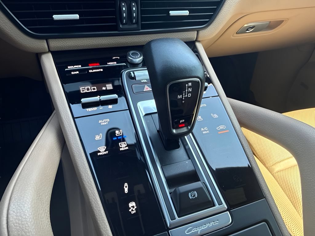Used 2022 Porsche Cayenne Coupe AWD/4WD image 19